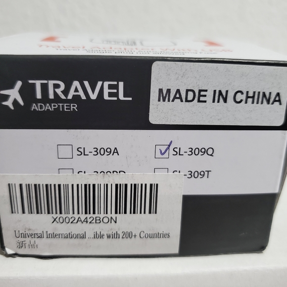 NIB Multi-Nation Travel Adapter with USB - Picture 4 of 12